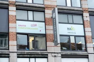 Lire la suite à propos de l’article Cyber Café MAKS